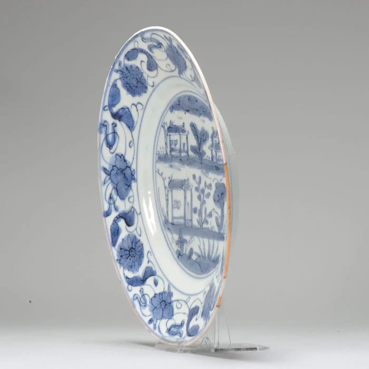 Plato de Porcelana China Ming | Casa Europea, 1635-1650