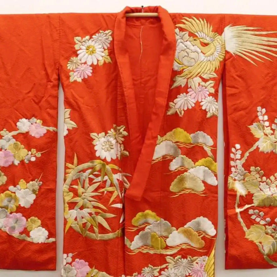 Kimono Rojo Bordado Ceremonial | Japón (1910-1930)