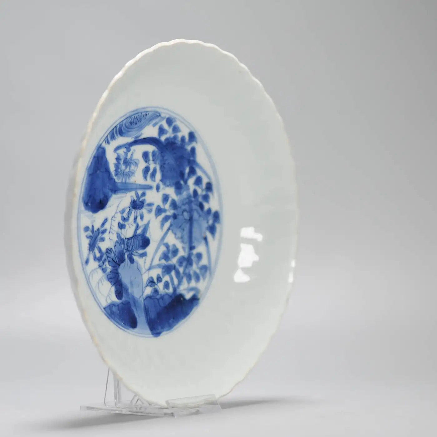 Plato Kraak Azul Cobalto | Porcelana China Dinastía Ming, 1600