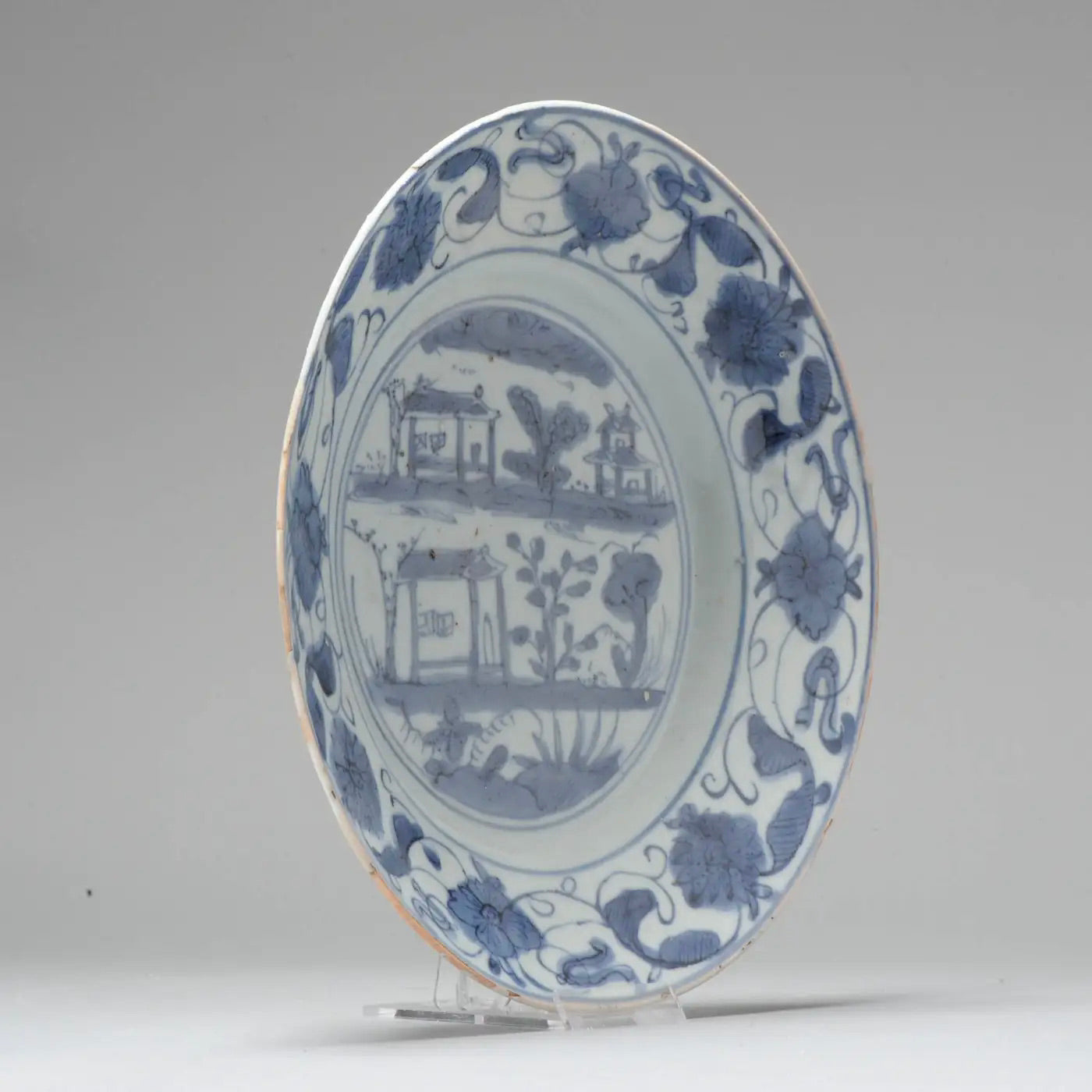 Plato de Porcelana China Ming | Casa Europea, 1635-1650
