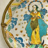 Plato Italiano de Mayólica Esmaltada con Representación de la Virgen – Siglo XVIII