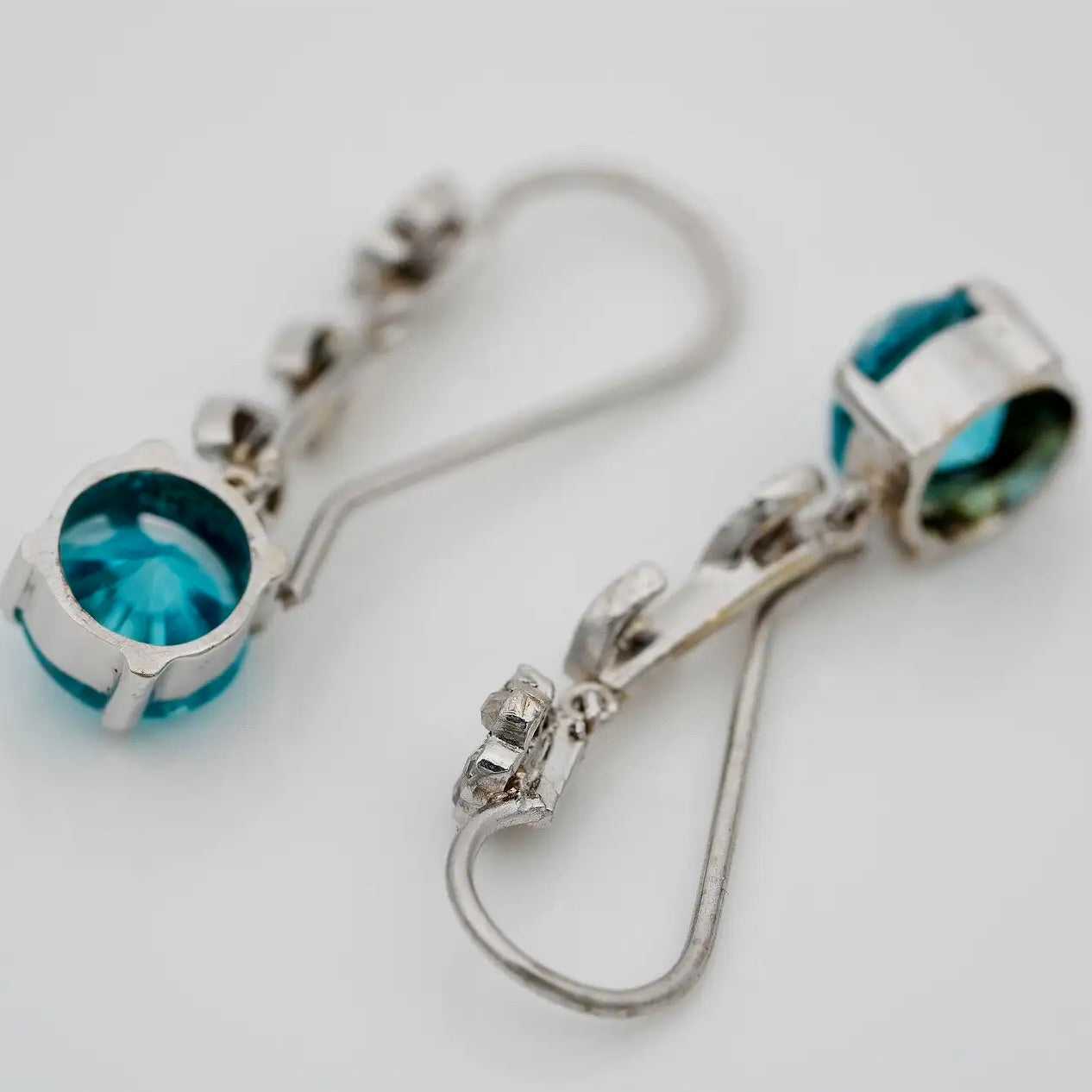 Pendientes Art Déco de Diamantes, Platino y Circonita Azul  de 1910