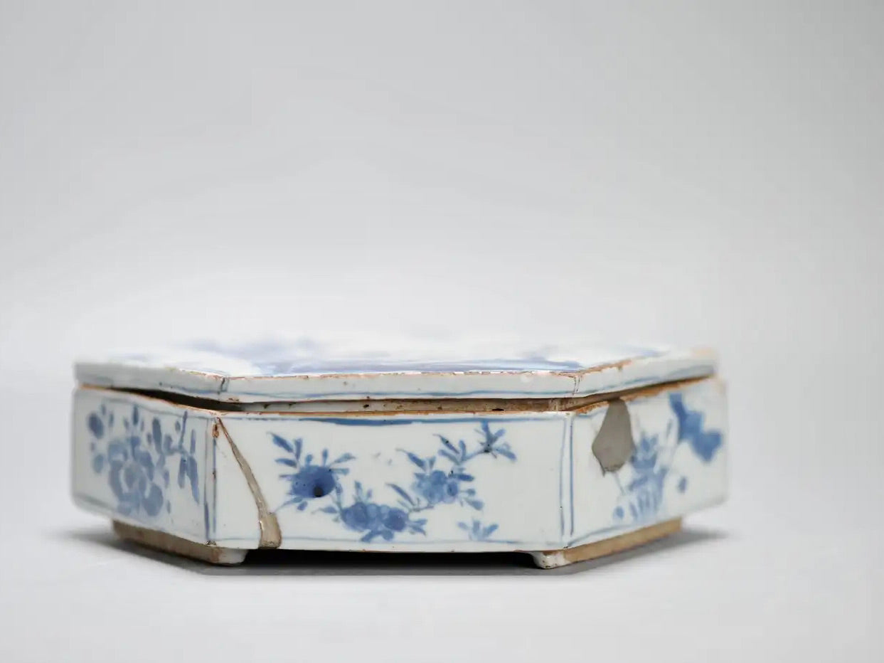 Caja de Porcelana Kosometsuke | Jingdezhen, Siglo XVII