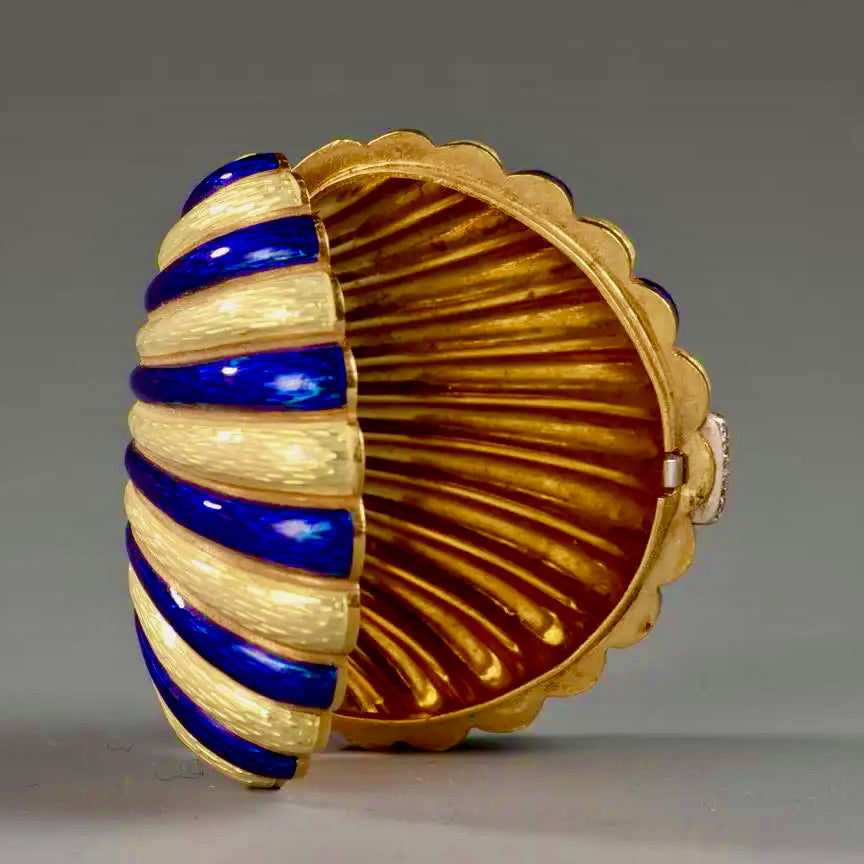 Bolso de Oro y Esmalte con Diamantes, 1920
