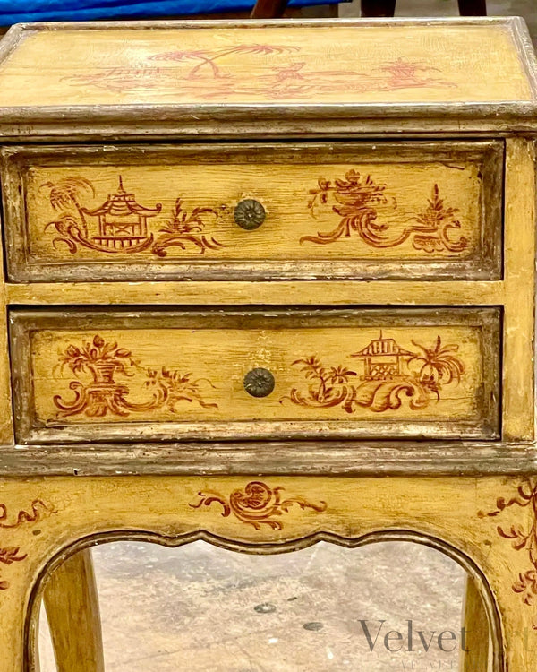 “Mesas Auxiliares Chinoiserie” Italia 1910 | Mueble Pintado con Pátina Original