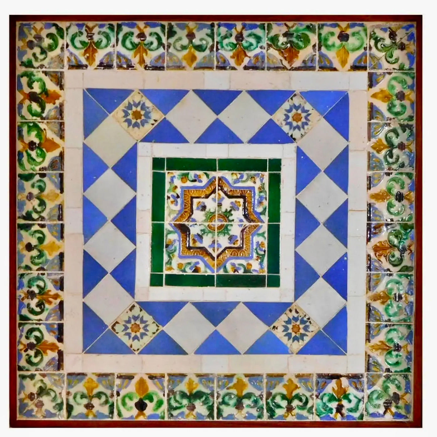 Panel Morisco del Siglo XVI | Azulejos Islámicos de Gran Detalle