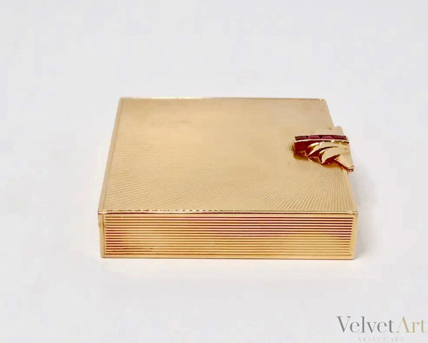 Tiffany & Co. Años 40 | Polvera de Oro con Espejo y Rubí