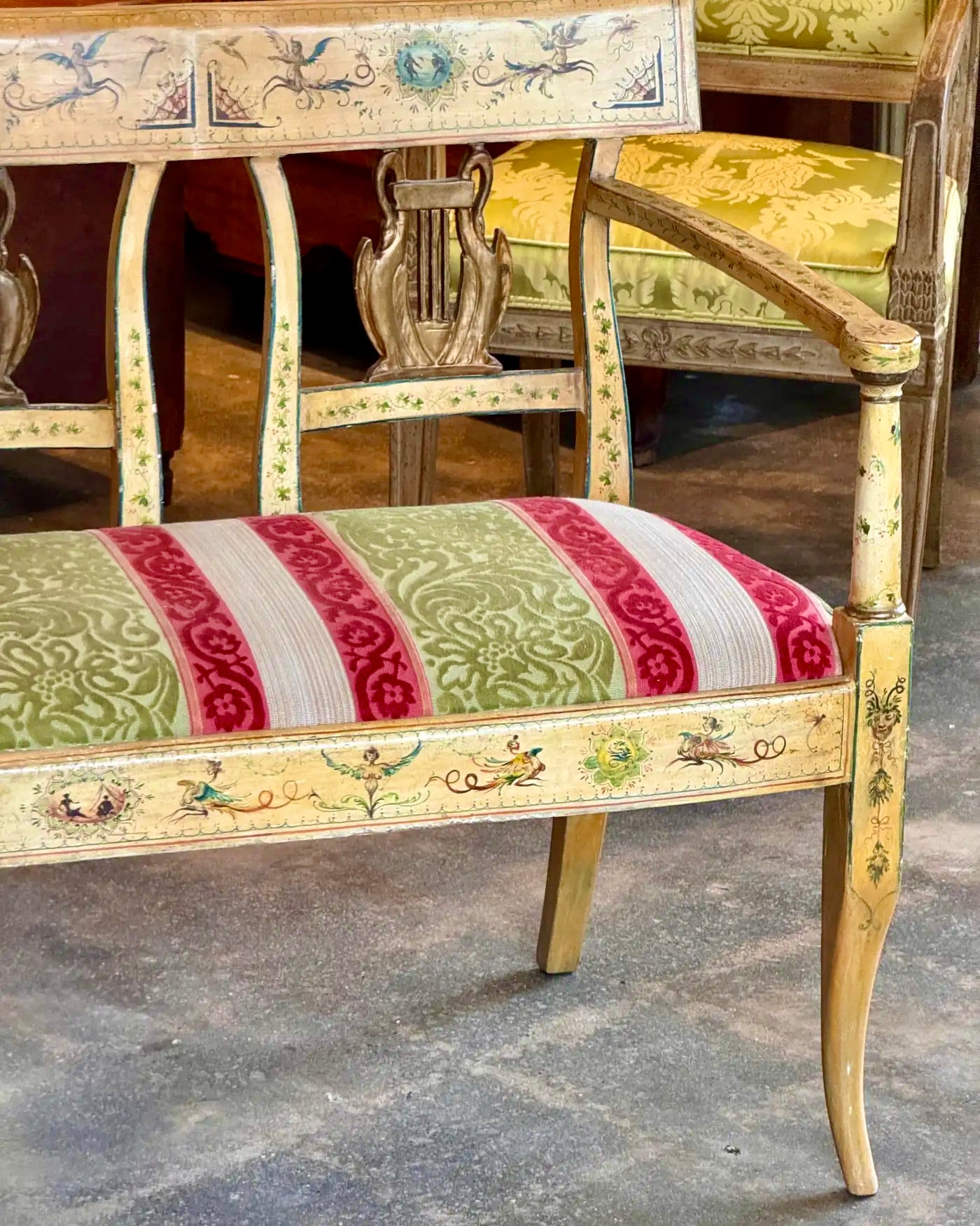 Sofá Italiano del Siglo XIX Decorado a Mano | Pintura Sobre Madera y Tela