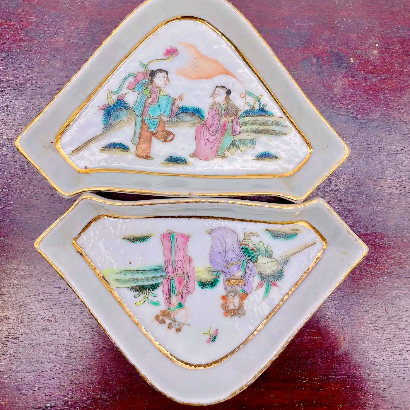 9 Platos Dulceros Famille Rose con Caja de Palo de Rosa | Porcelana Qing