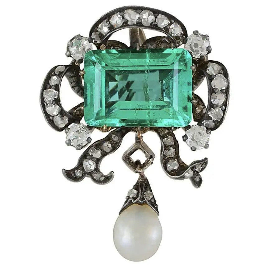Colgante Victoriano Esmeralda Colombiana, Perla y Diamantes de 1880