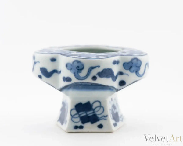 Jarrón Ko-Imari Arita con Pintura Floral Inusual, Japón, 1660-1680