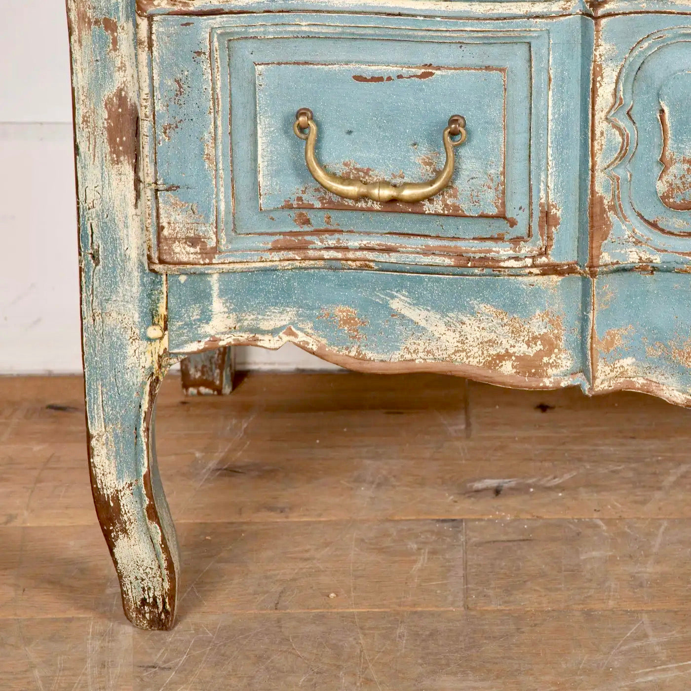 Cómoda Azul Francesa del Siglo XVIII