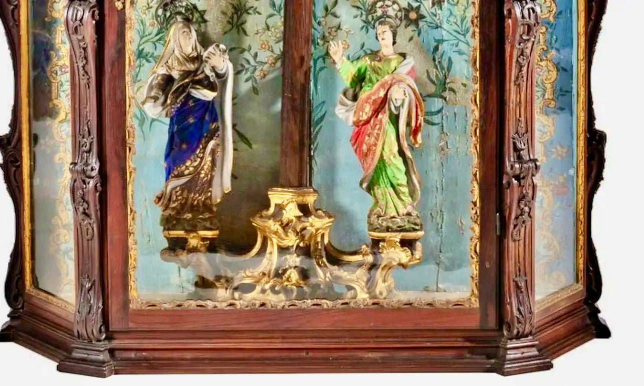 Oratorio portugués barroco del siglo XVIII en palisandro tallado con Calvario y dorado original