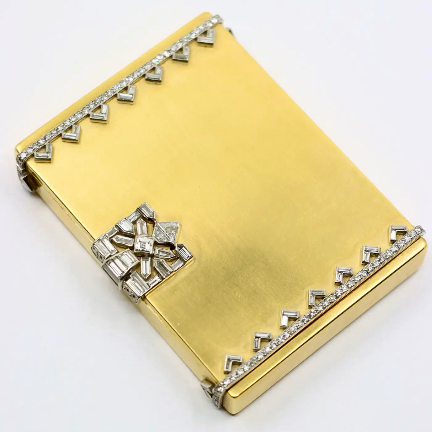 Estuche de Maquillaje Cartier de Oro con Diamantes de 1930