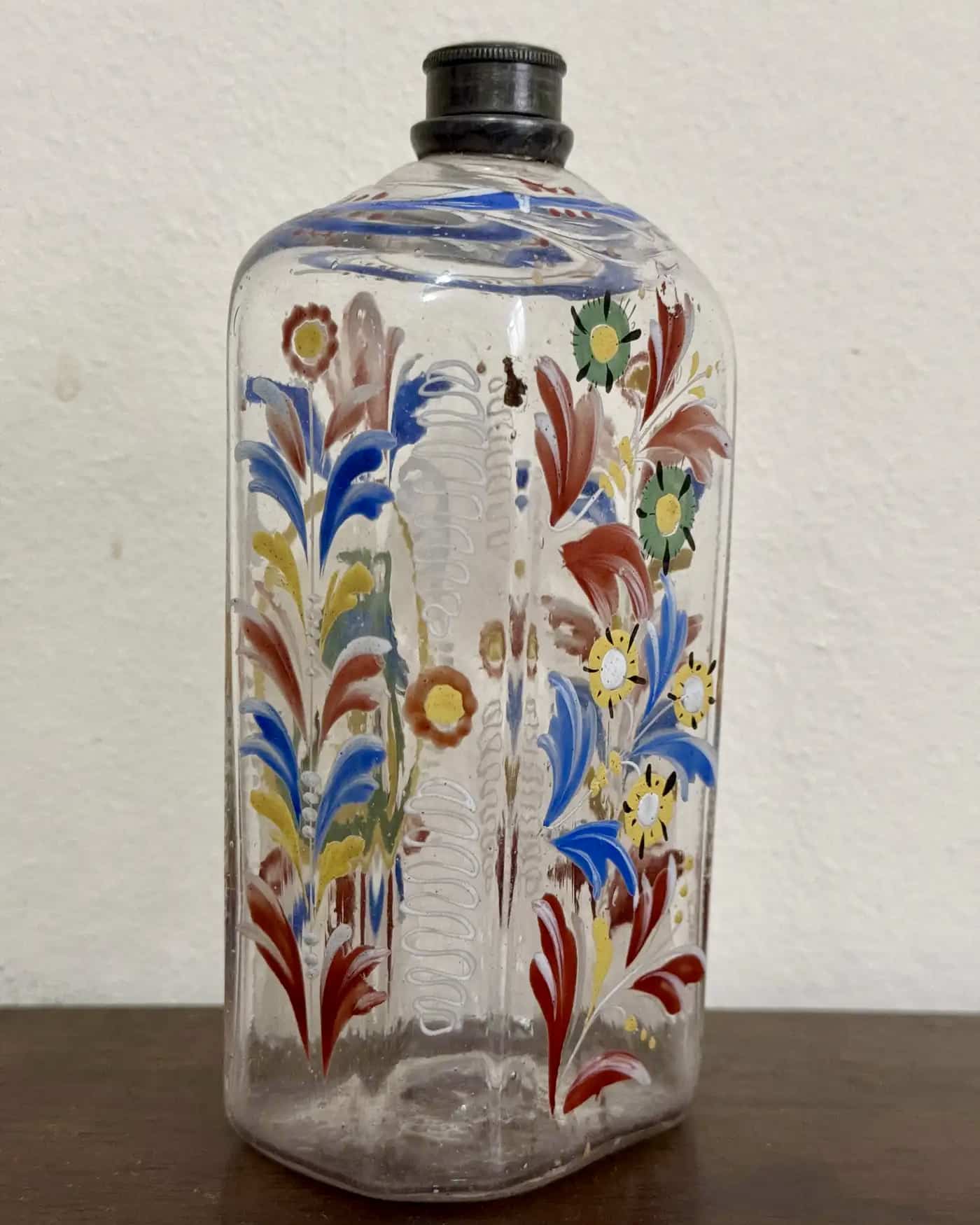Botella Alemana de Vidrio Pintado del Siglo XVIII