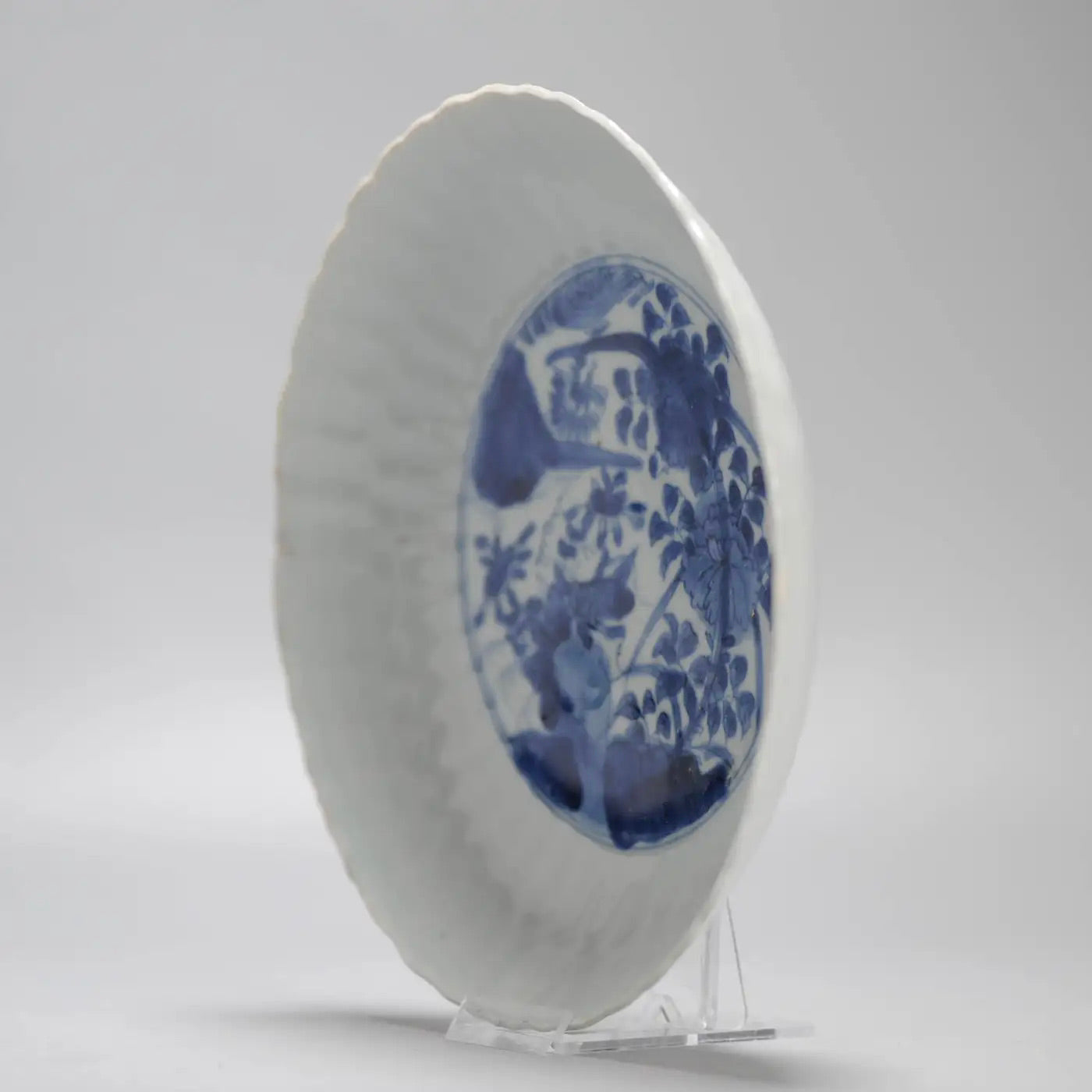 Plato Kraak Azul Cobalto | Porcelana China Dinastía Ming, 1600