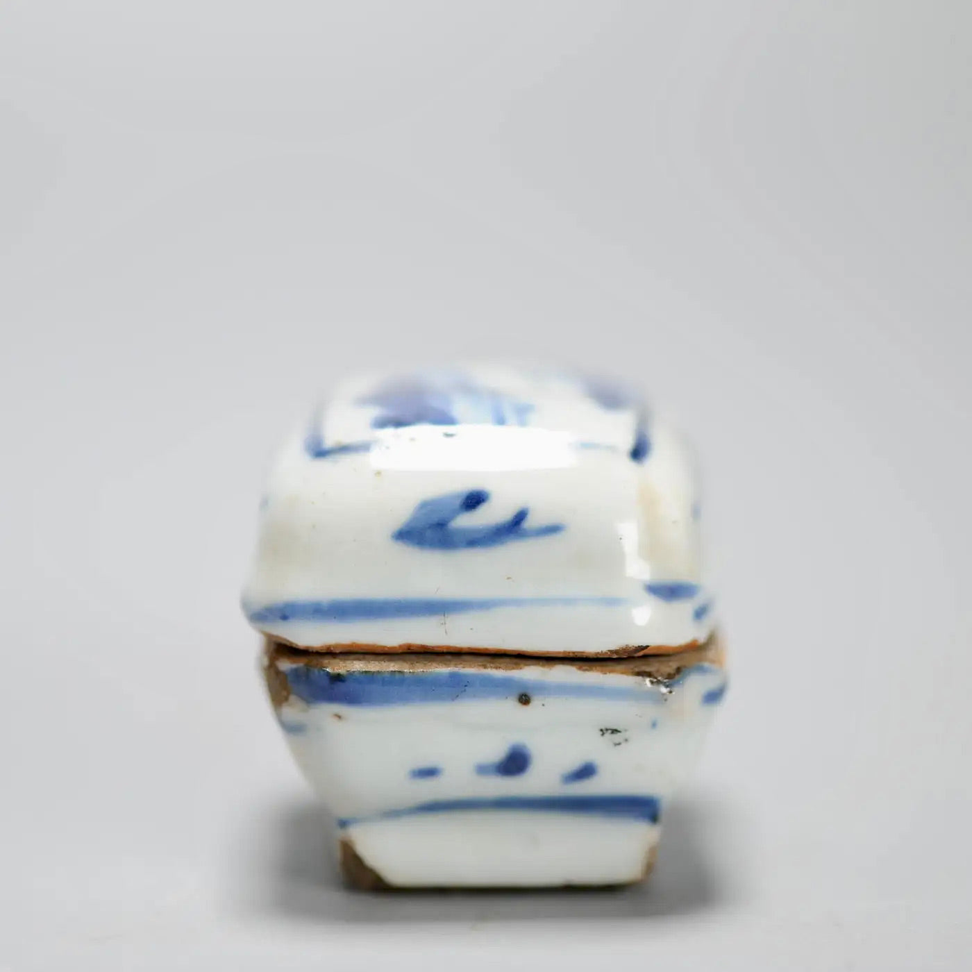 Recipiente de Incienso de Porcelana China en Forma de Cesta, Periodo Tianqi, Siglo XVII