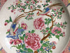 Plato de Porcelana Esmaltada Famille Rose, 1900