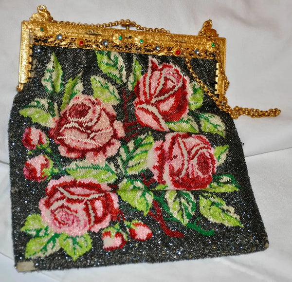 Bolso "Rosas" con Microperlas Grabado en Tono Oro Francia 1950