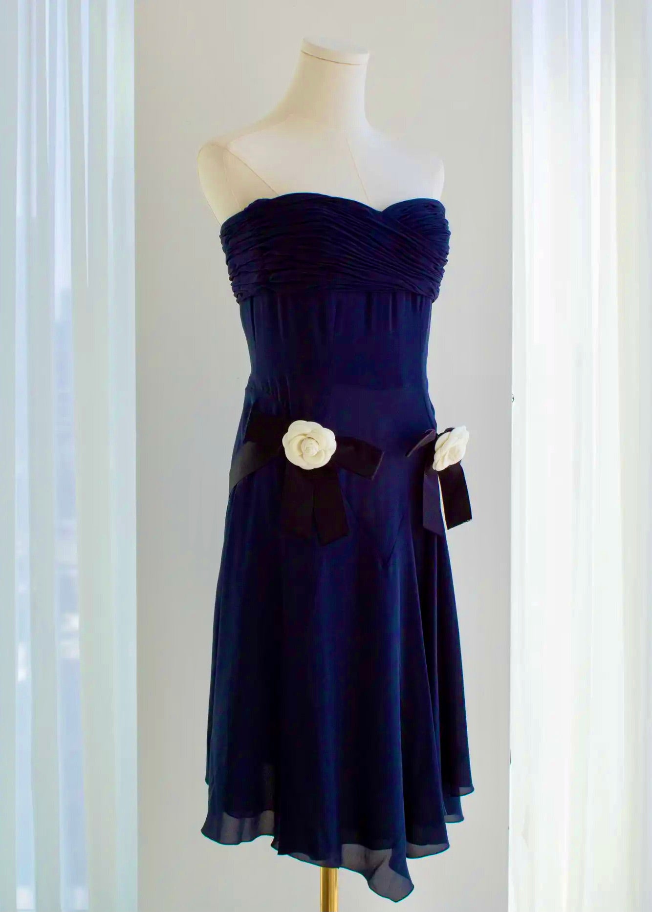 Vestido Chanel Seda Azul Escote Corazón Colección 1992