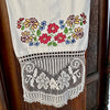 Toalla de Rumanía con Bordados y Encaje Hechos a Mano, 1970