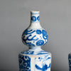 Pareja de Tokkuri de Porcelana Kraak | Jingdezhen Siglo XVII | Azul y Blanca Exportación Japonesa