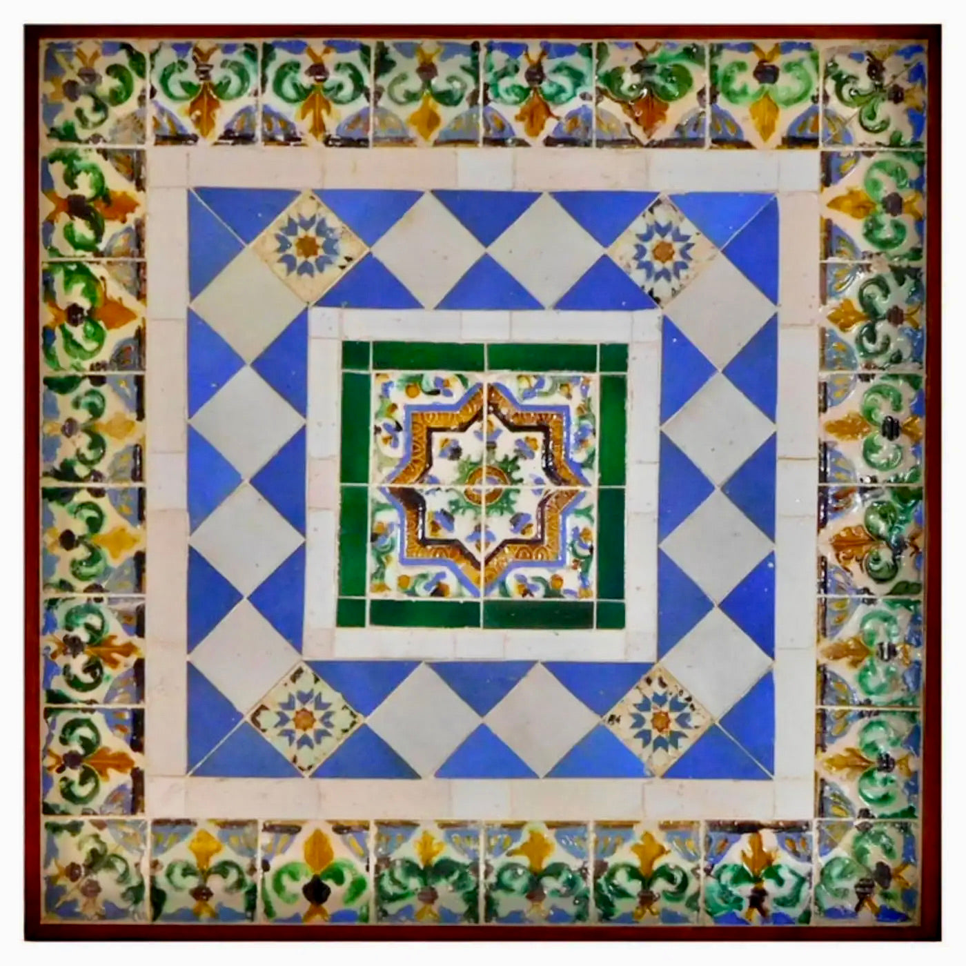 Panel Morisco del Siglo XVI | Azulejos Islámicos de Gran Detalle