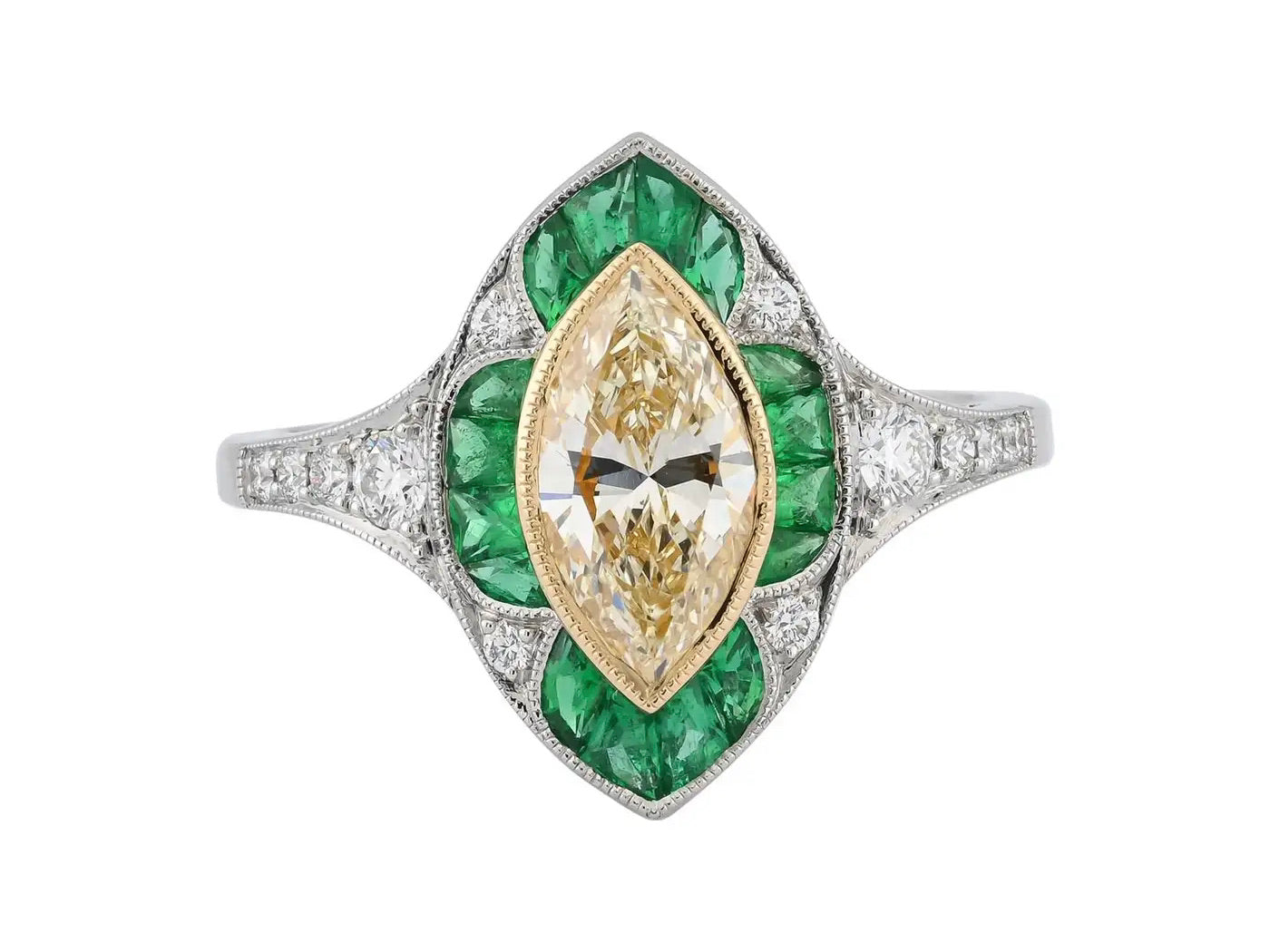 Anillo de Diamante Amarillo y Esmeraldas | Estilo Art Decó | 2024