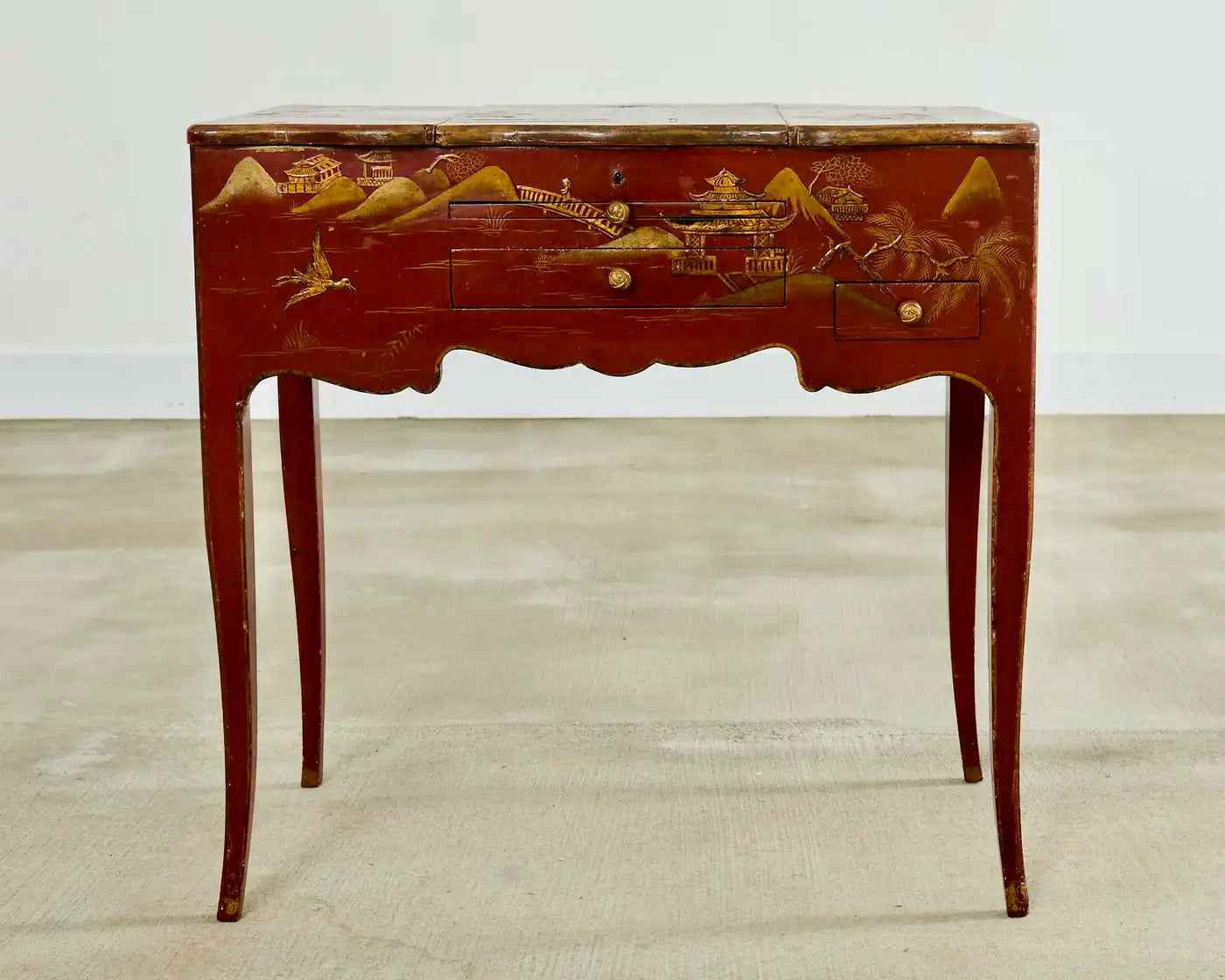Tocador inglés Queen Anne con Laca Chinoiserie, siglo XIX