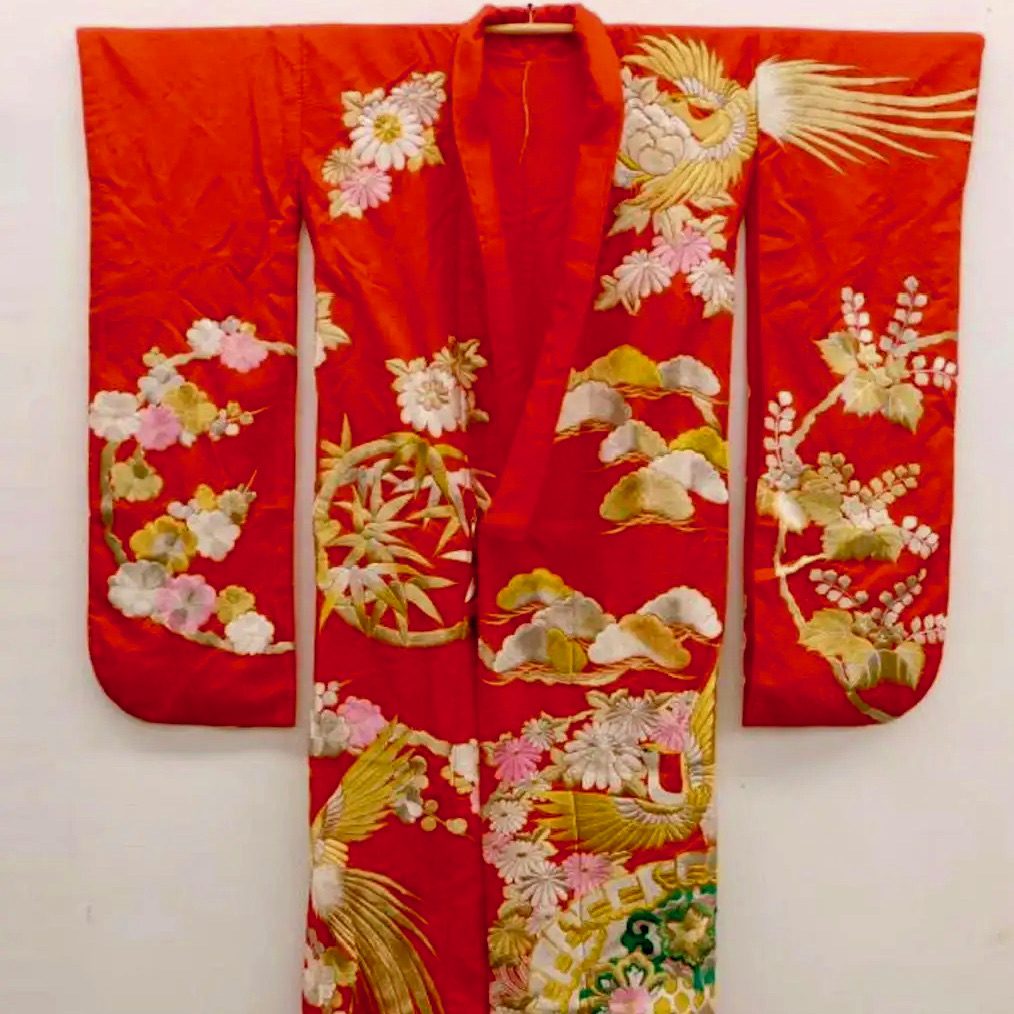 Kimono Rojo Bordado Ceremonial | Japón (1910-1930)