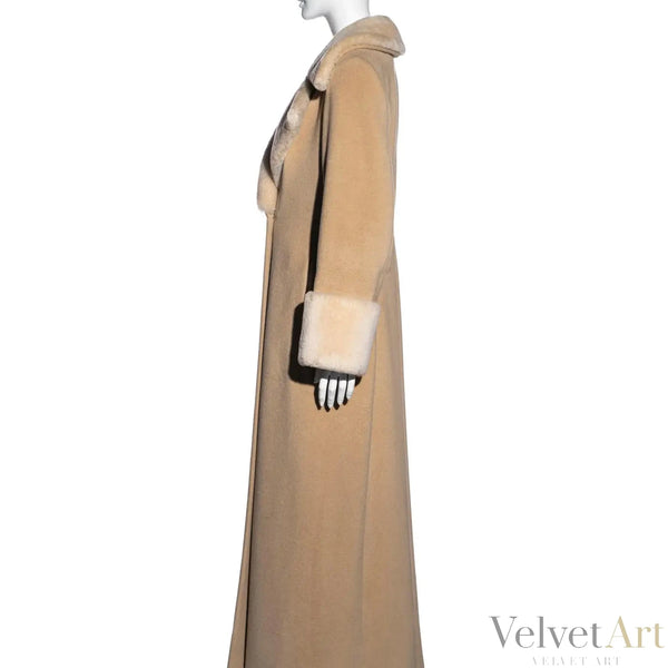 Abrigo Givenchy by Alexander McQueen Beige de 1999