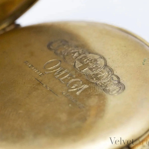 Reloj de Bolsillo Omega en Oro de 18 Quilates. Sabonette con Esfera de Esmalte