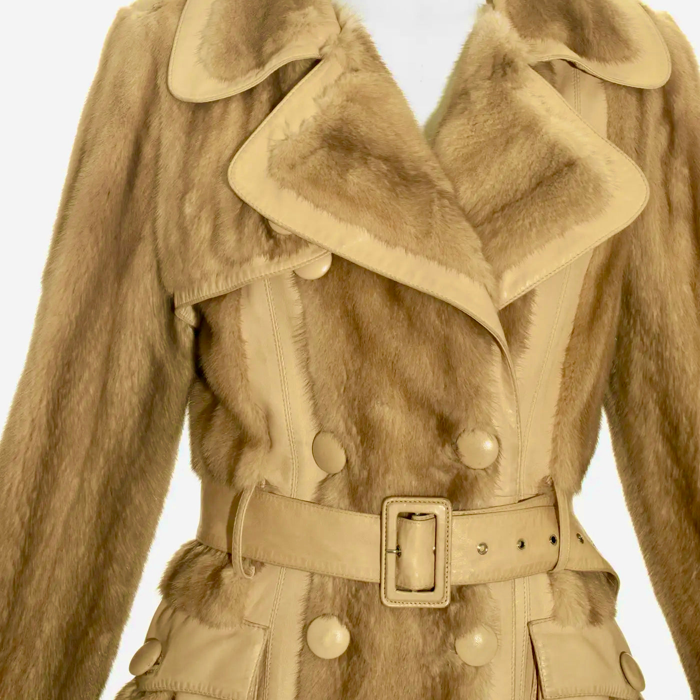 Christian Dior por John Galliano Otoño-Invierno 2005 | Gabardina de Piel de Visón y Cordero