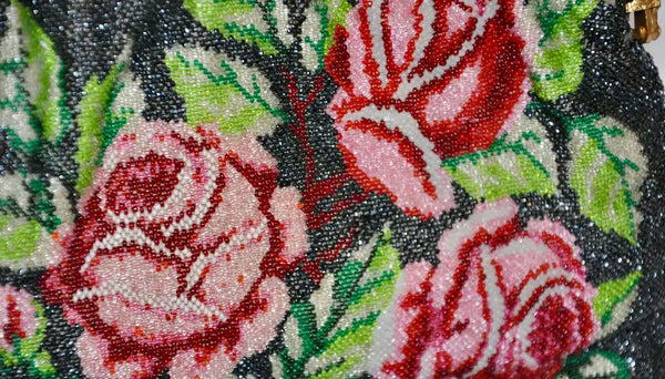 Bolso "Rosas" con Microperlas Grabado en Tono Oro Francia 1950