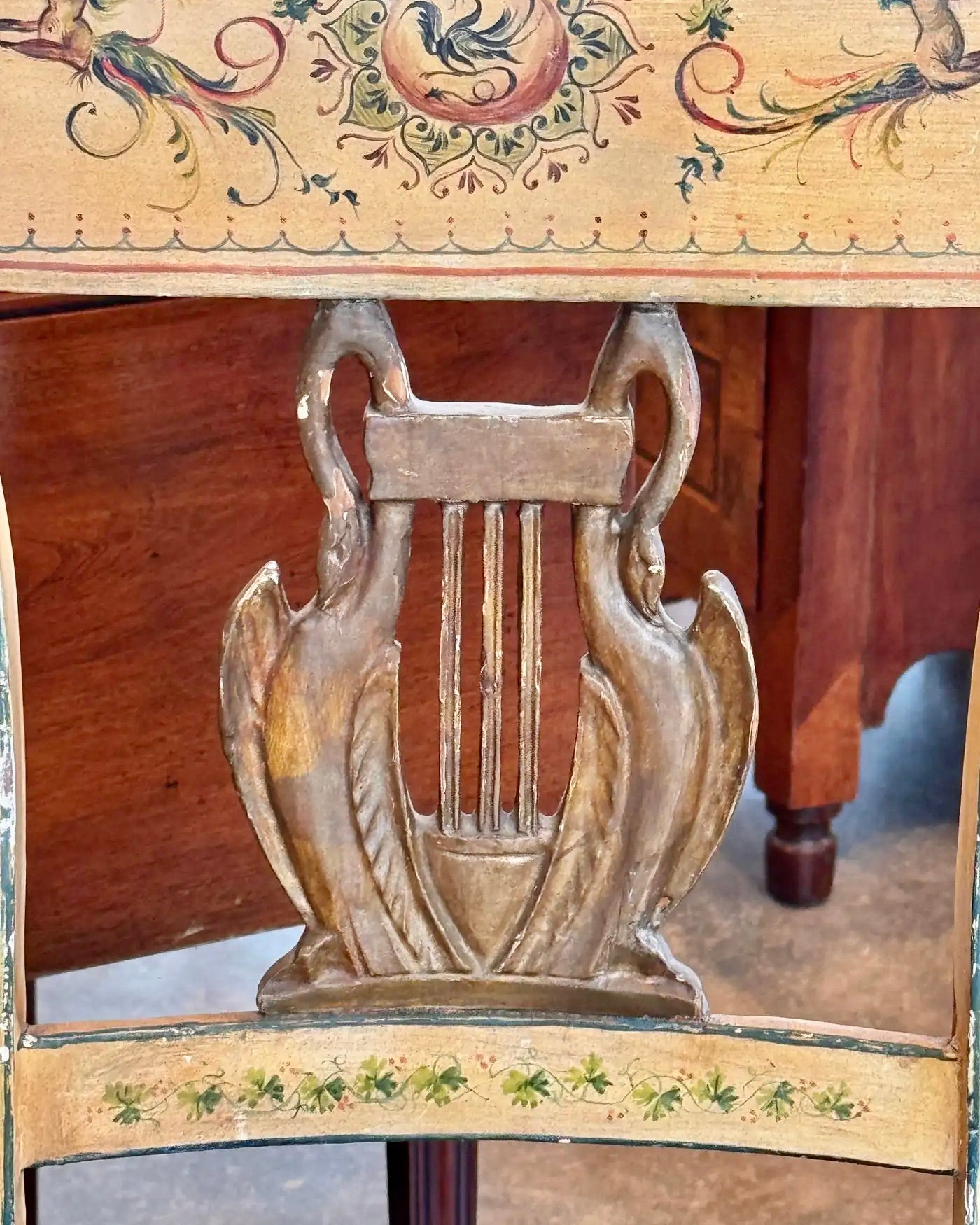 Sofá Italiano del Siglo XIX Decorado a Mano | Pintura Sobre Madera y Tela