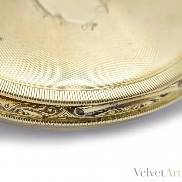 Reloj de Bolsillo Omega en Oro de 18 Quilates. Sabonette con Esfera de Esmalte