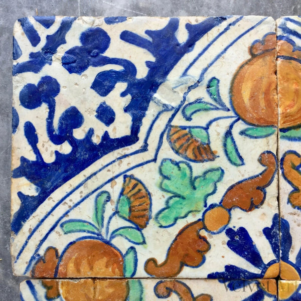 “Granadas” Azulejo Delft Policromo del Siglo XVII | Holanda, 1625