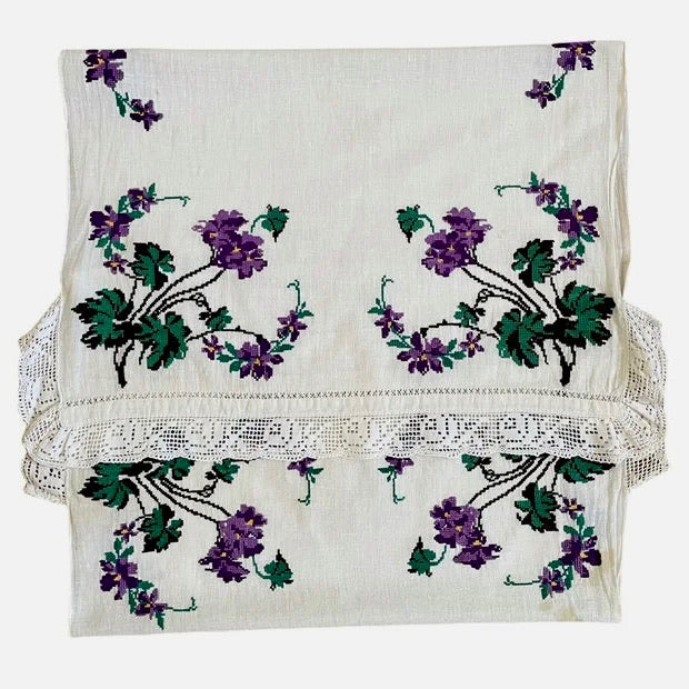 Toalla Flores Moradas Punto de Cruz. Rumanía, 1950
