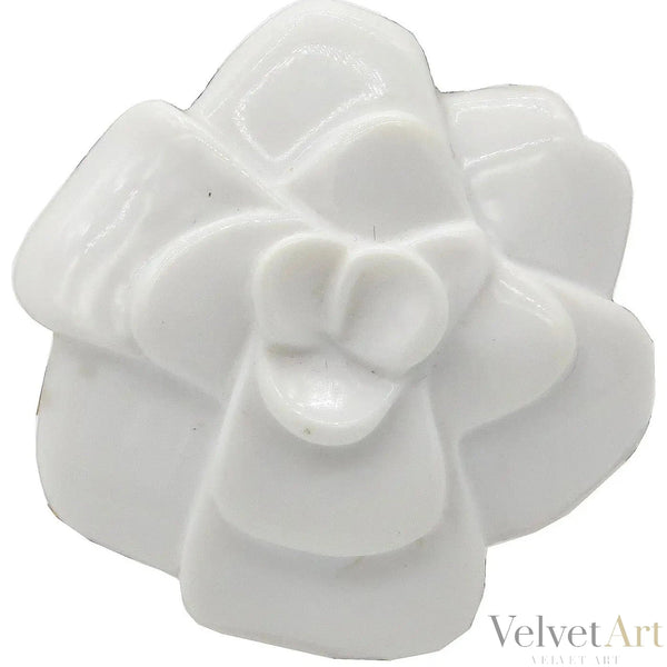 Chanel Camelia | Broche de Oro y Cerámica | Siglo XX
