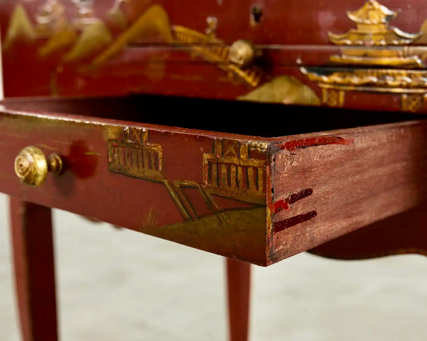 Tocador inglés Queen Anne con Laca Chinoiserie, siglo XIX