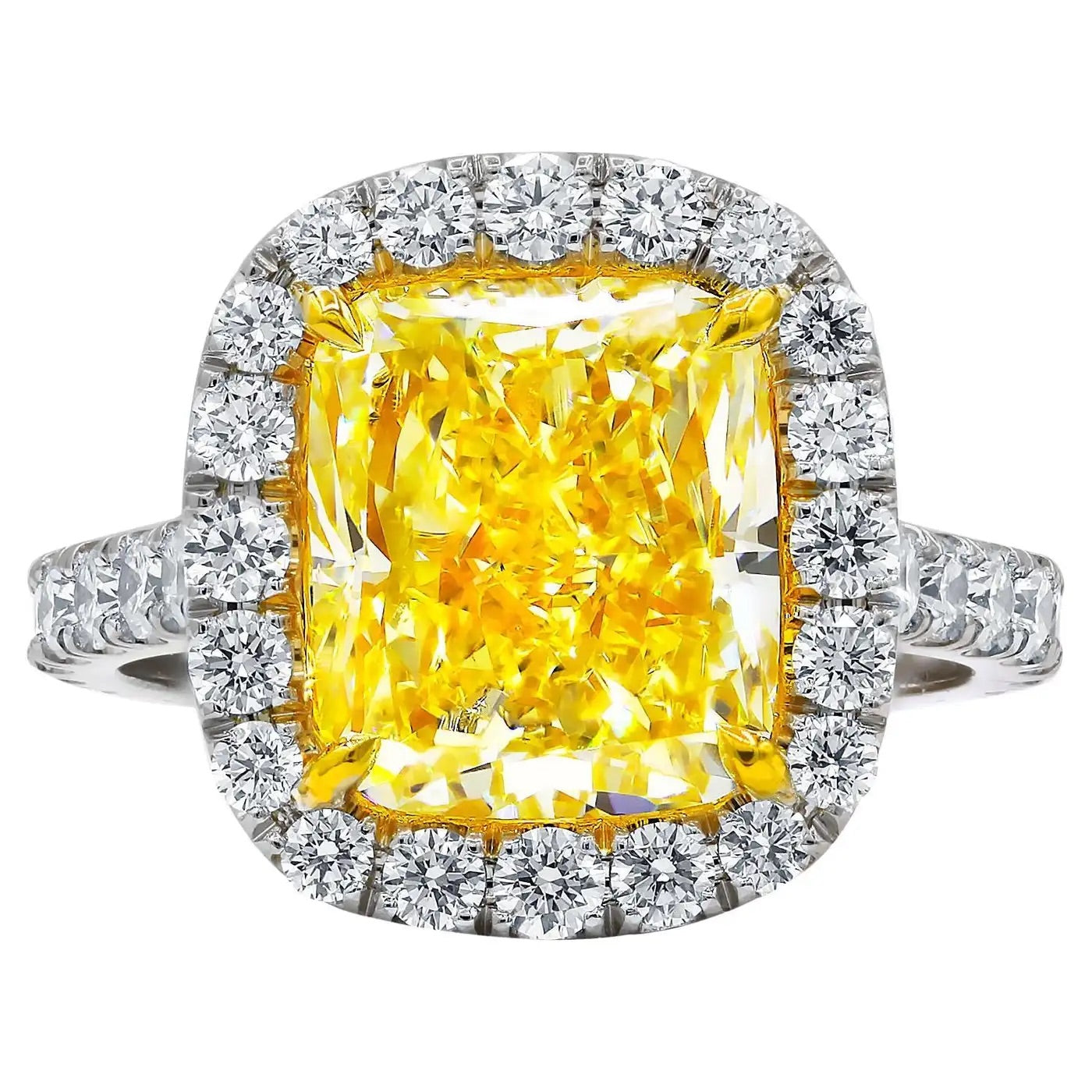 Anillo de Compromiso de Oro Amarillo y Diamante | 2022