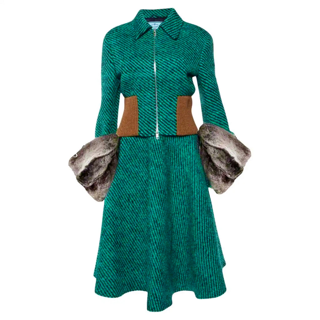 Prada Traje de Chaqueta y Falda con Piel | Otoño Invierno 2013 | Talla 40IT