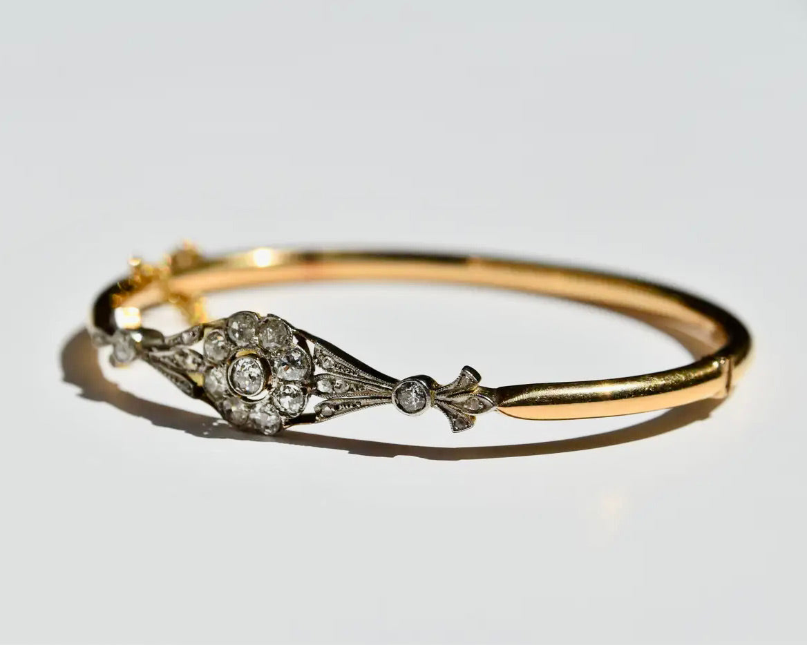 Brazalete Floral de Oro y Diamantes Talla Rosa de 1910