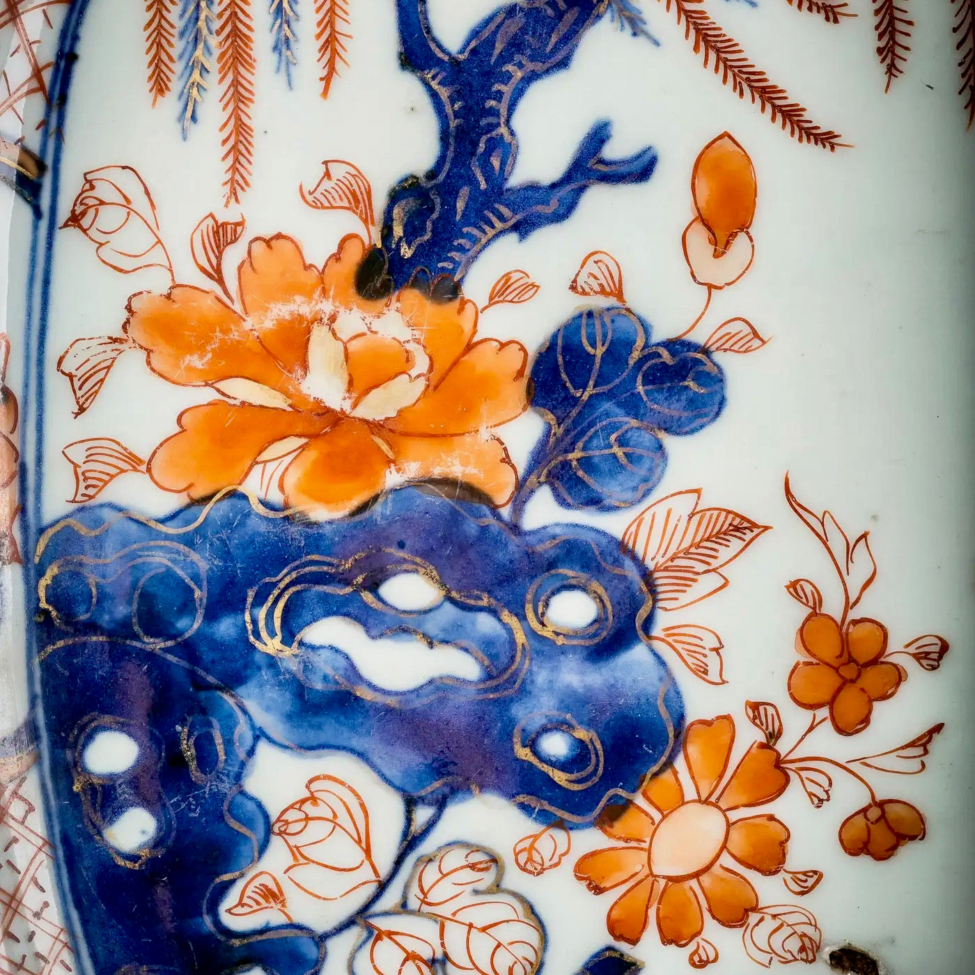 Plato Octogonal Azul y Policromo de Exportación China, 1800