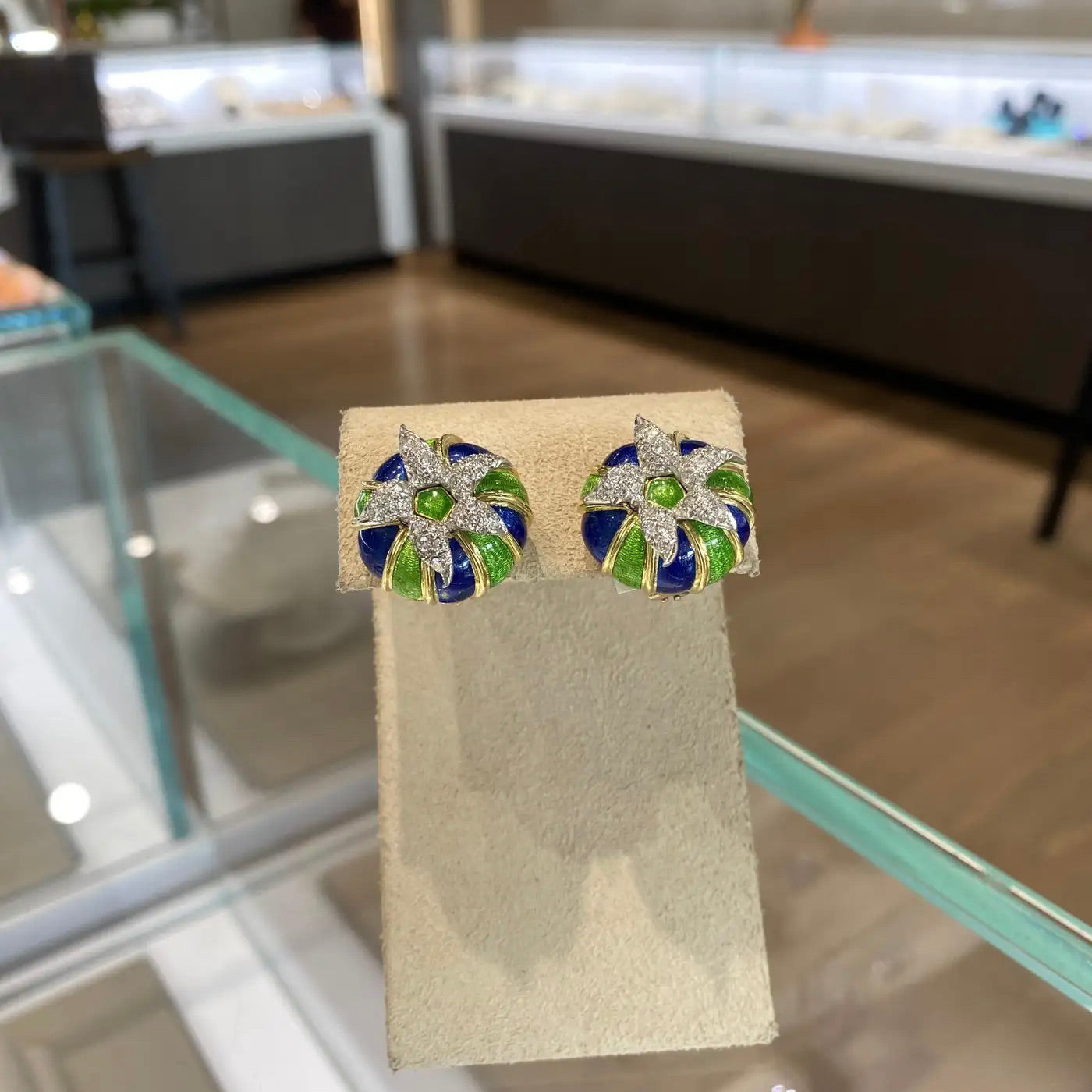 Tiffany & Co. Pendientes Schumberger de Esmalte y Diamantes Francia 1980