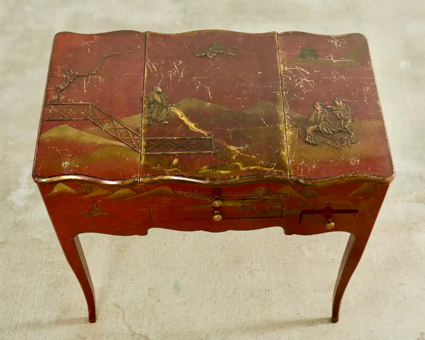 Tocador inglés Queen Anne con Laca Chinoiserie, siglo XIX