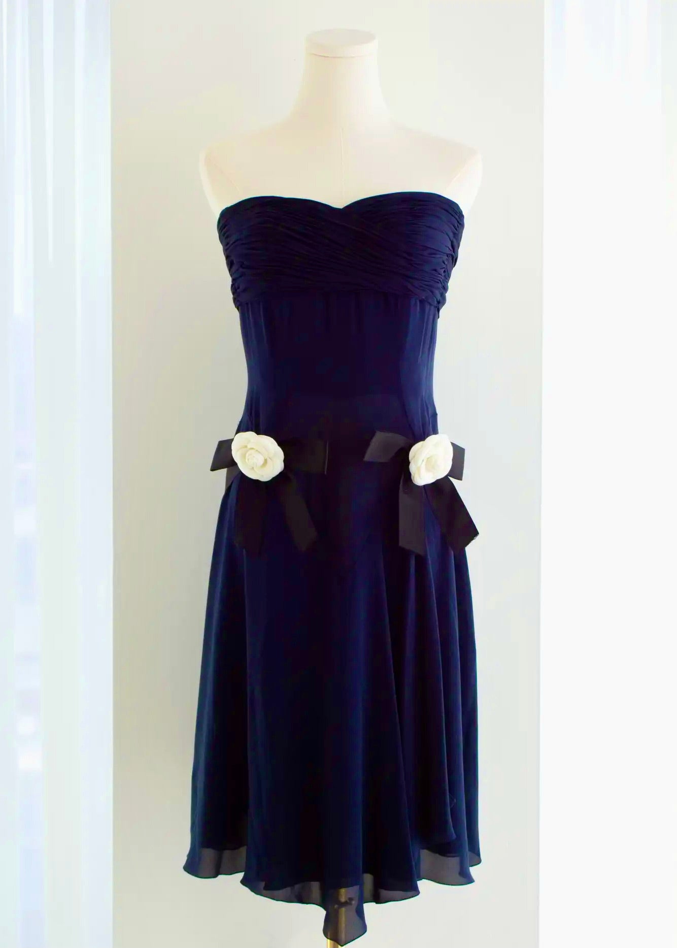 Vestido Chanel Seda Azul Escote Corazón Colección 1992