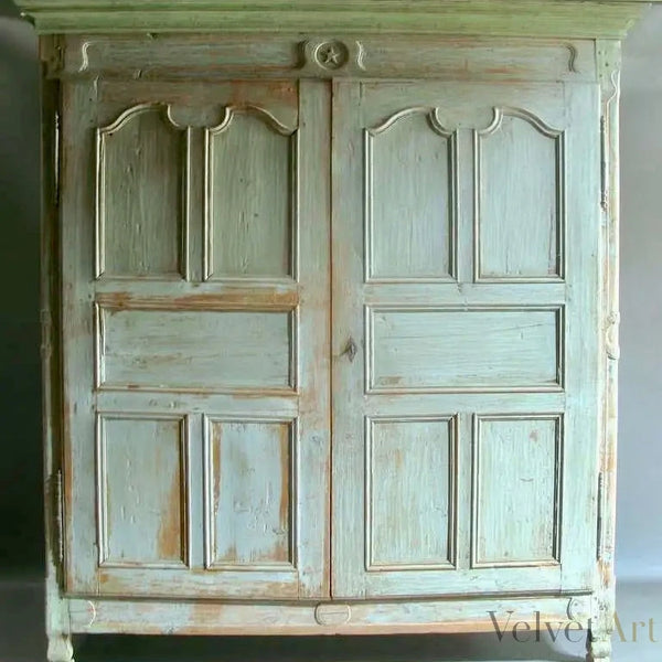 Armario de Convento Francés del Siglo XVIII con Detalles Originales