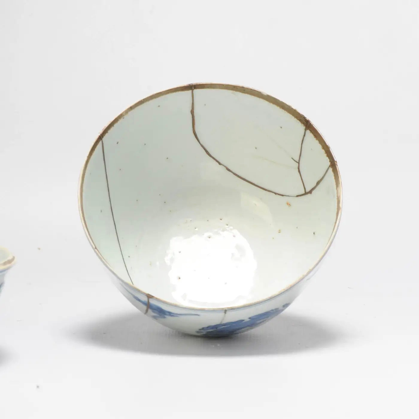 Raro Tarro de Porcelana China | "Chilongs" | Periodo Ming Wanli, 1600