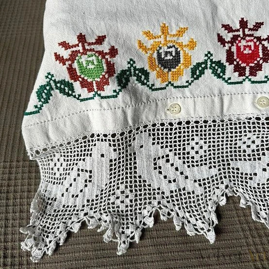 Funda de almohada de Rumania bordada y con encajes